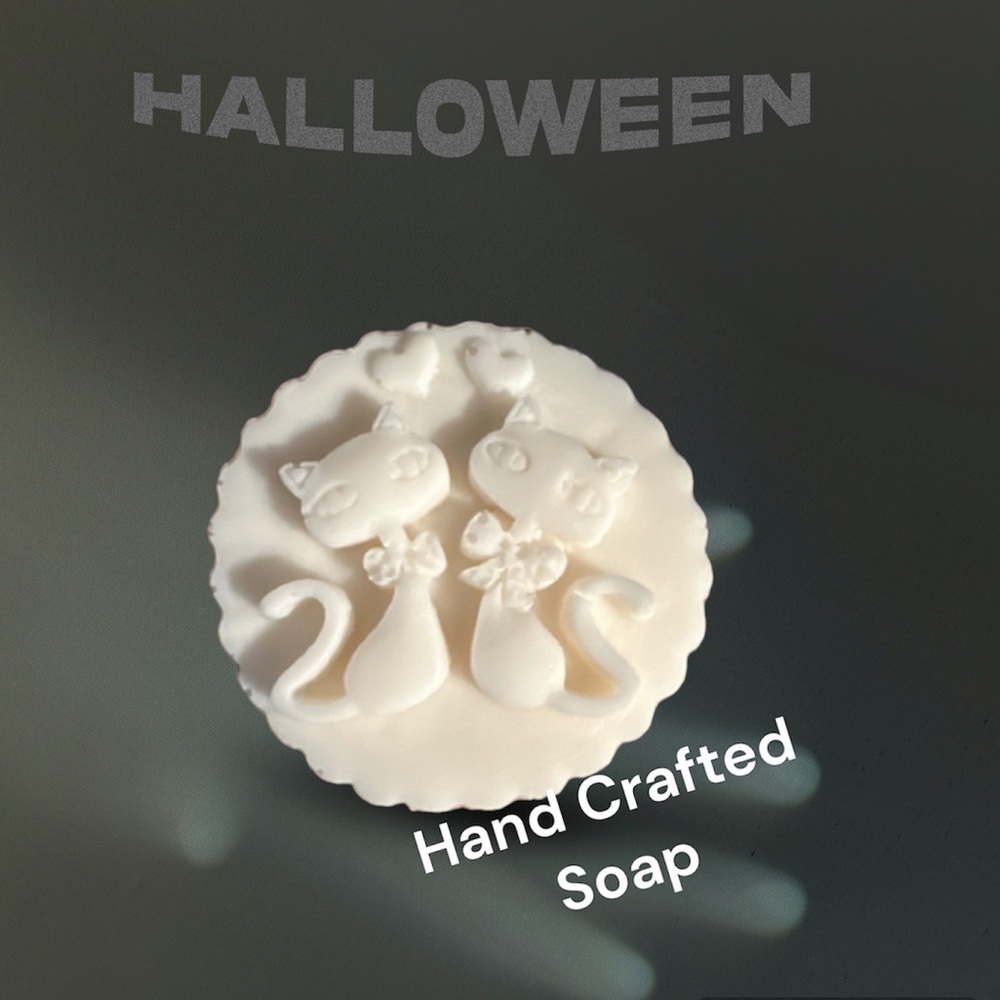 Cat 💕 Lovers Hand Crafted Soap - Goats Milk & Vanilla  - made to order